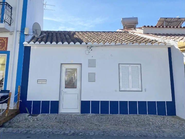 2 Bed, 2 Bath, HouseFor Sale, Renovated Two Bedroom Traditional House, Algarve