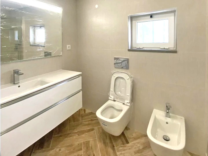 2 Bed, 2 Bath, HouseFor Sale, Renovated Two Bedroom Traditional House, Algarve