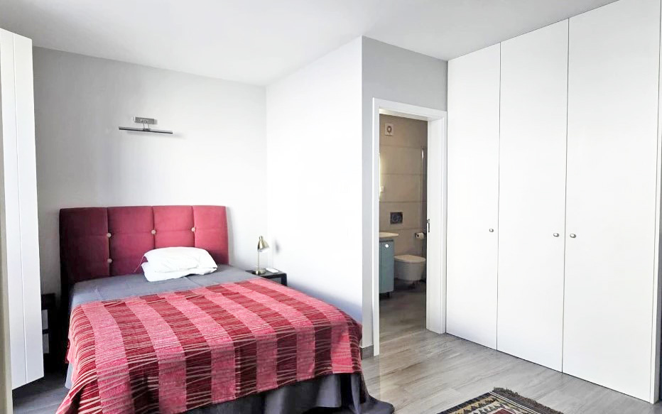 1 Bed, 2 Bath, HouseFor Sale, Algarve