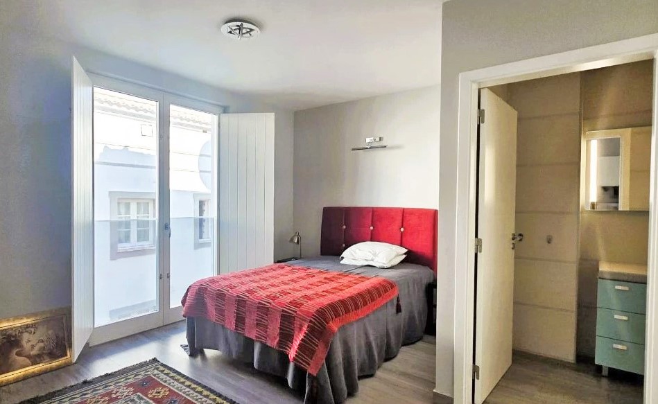 1 Bed, 2 Bath, HouseFor Sale, Algarve