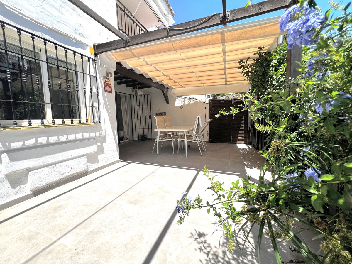 4 Bed, 3 Bath, HouseFor Sale, Nueva Andalucia, Malaga