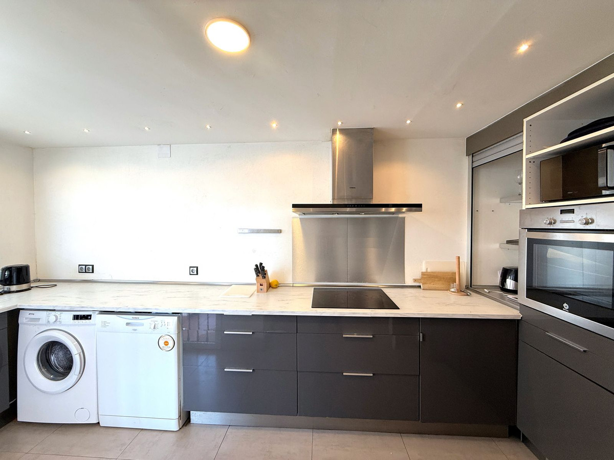 4 Bed, 3 Bath, HouseFor Sale, Nueva Andalucia, Malaga