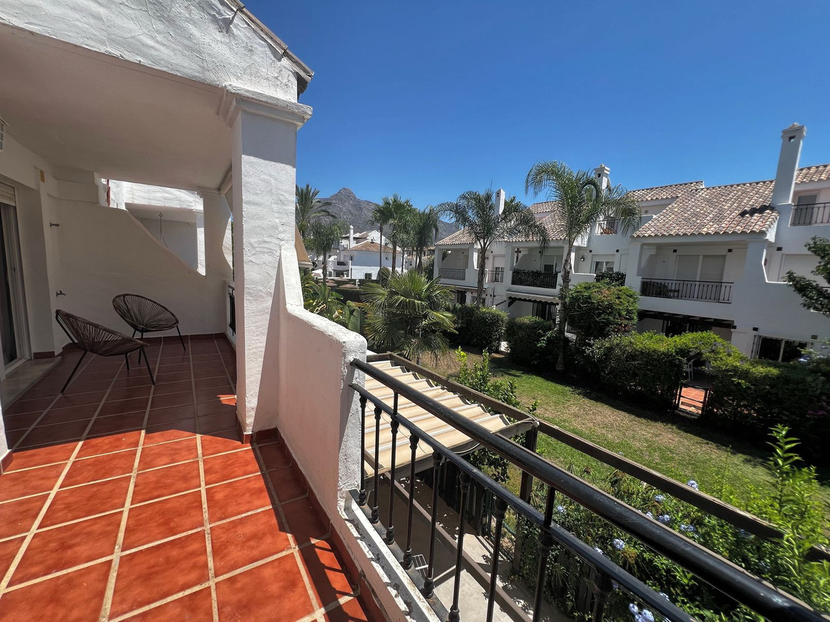 4 Bed, 3 Bath, HouseFor Sale, Nueva Andalucia, Malaga