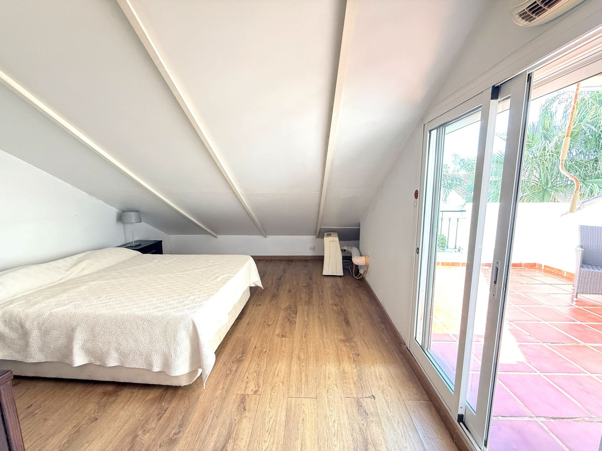 4 Bed, 3 Bath, HouseFor Sale, Nueva Andalucia, Malaga