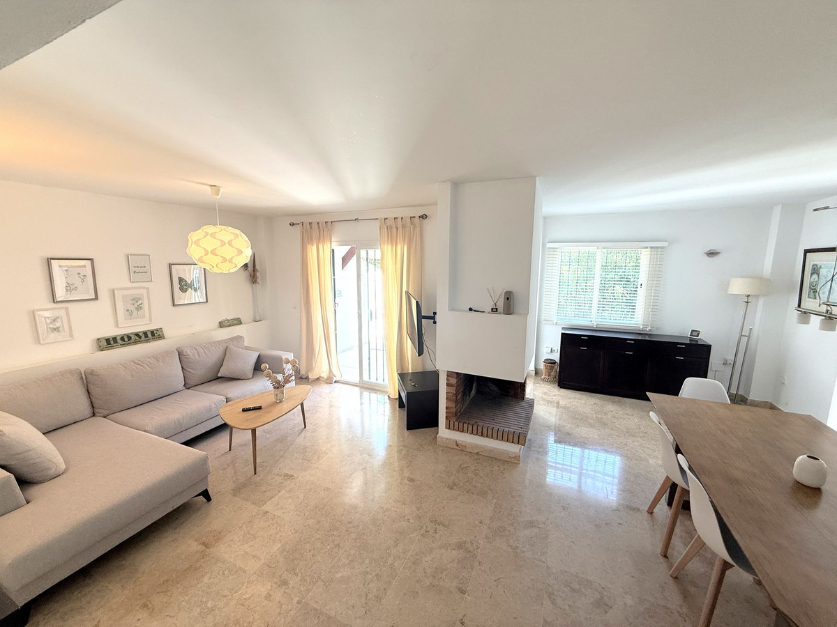 4 Bed, 3 Bath, HouseFor Sale, Nueva Andalucia, Malaga