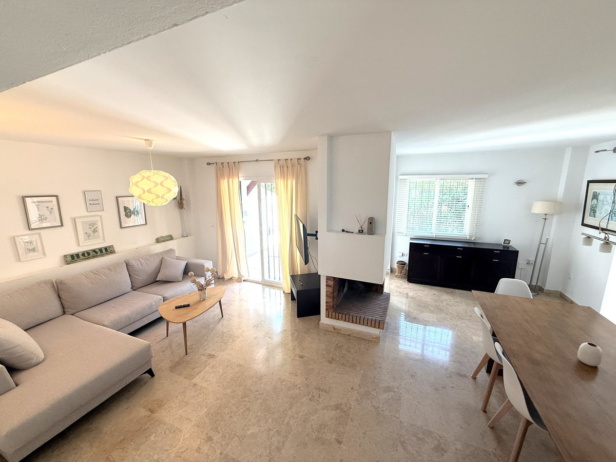 4 Bed, 3 Bath, HouseFor Sale, Nueva Andalucia, Malaga