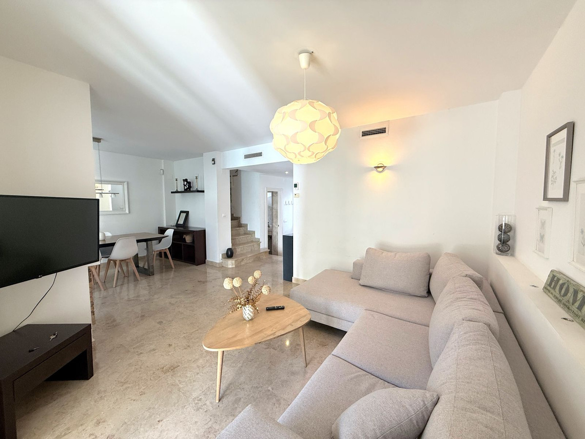 4 Bed, 3 Bath, HouseFor Sale, Nueva Andalucia, Malaga