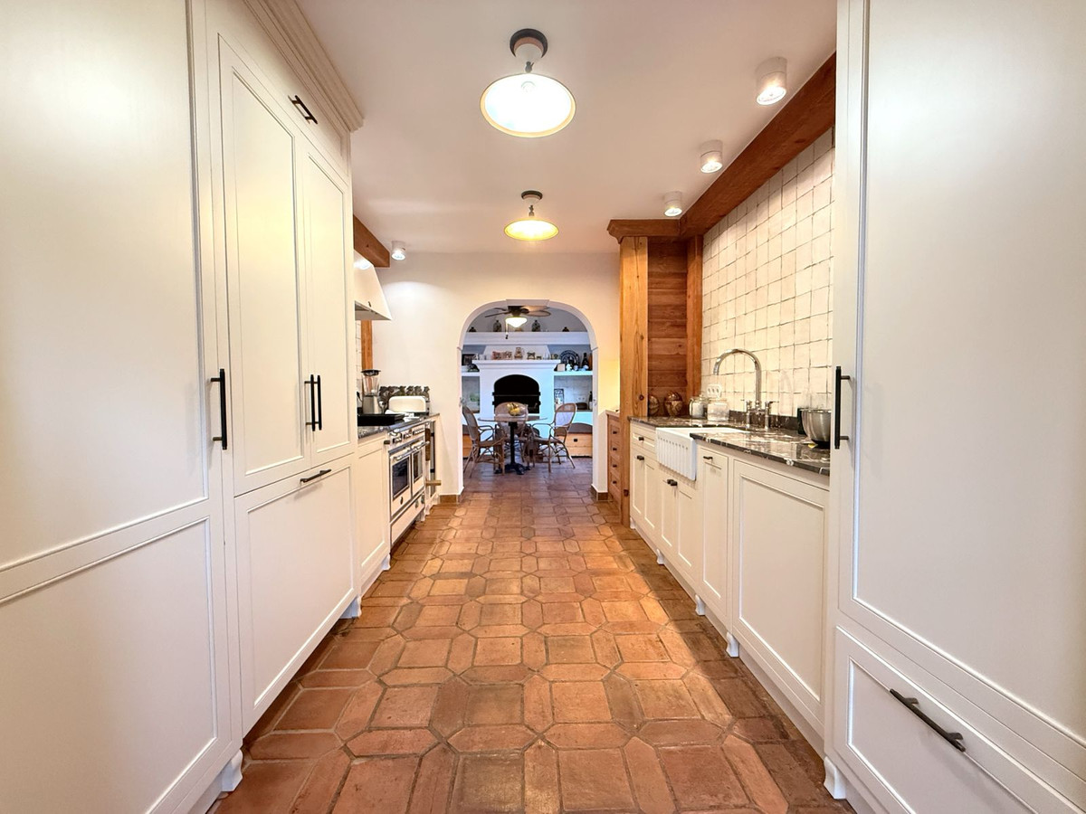 4 Bed, 4 Bath, HouseFor Sale, Marbella, Malaga