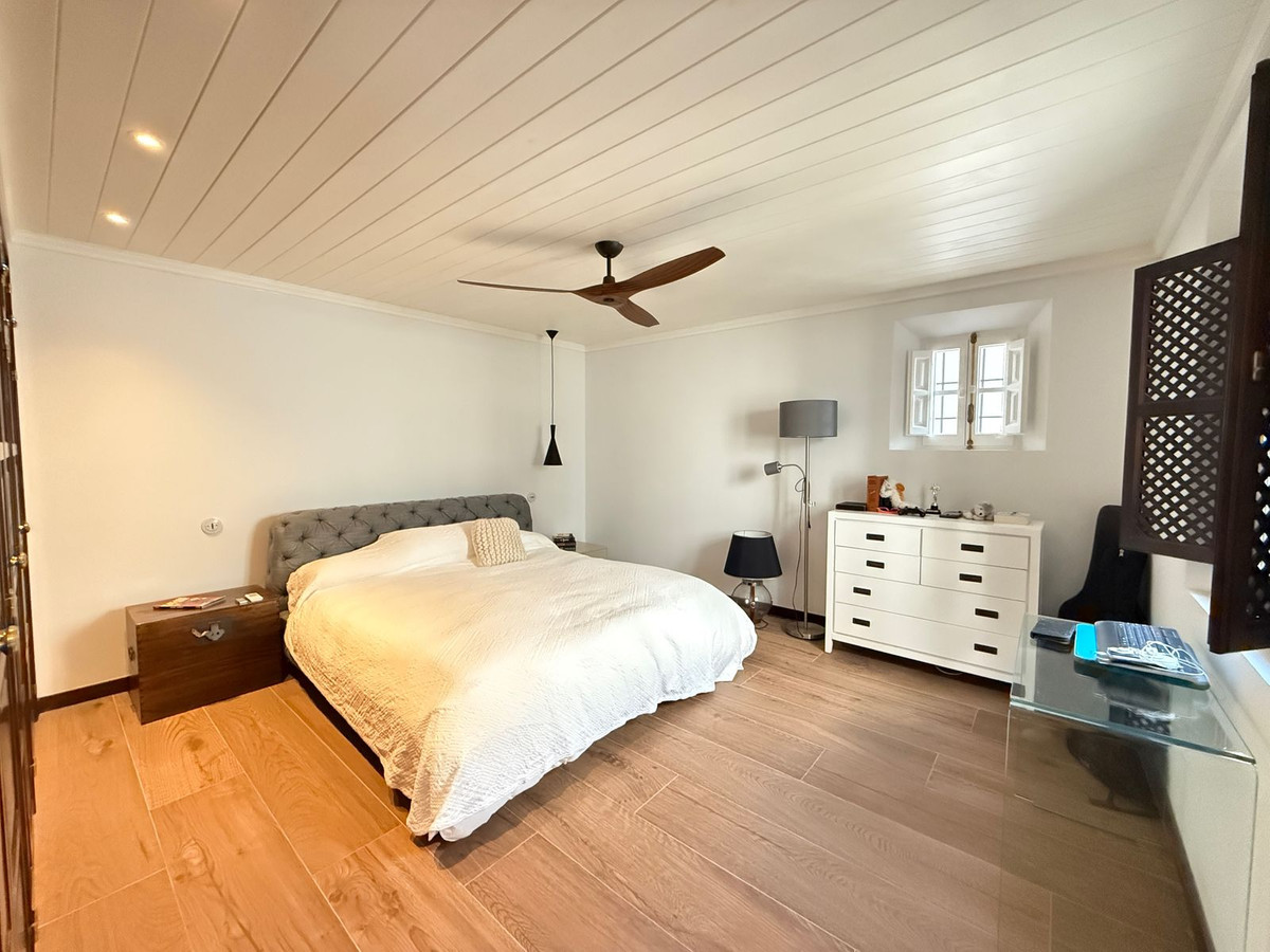 4 Bed, 4 Bath, HouseFor Sale, Marbella, Malaga