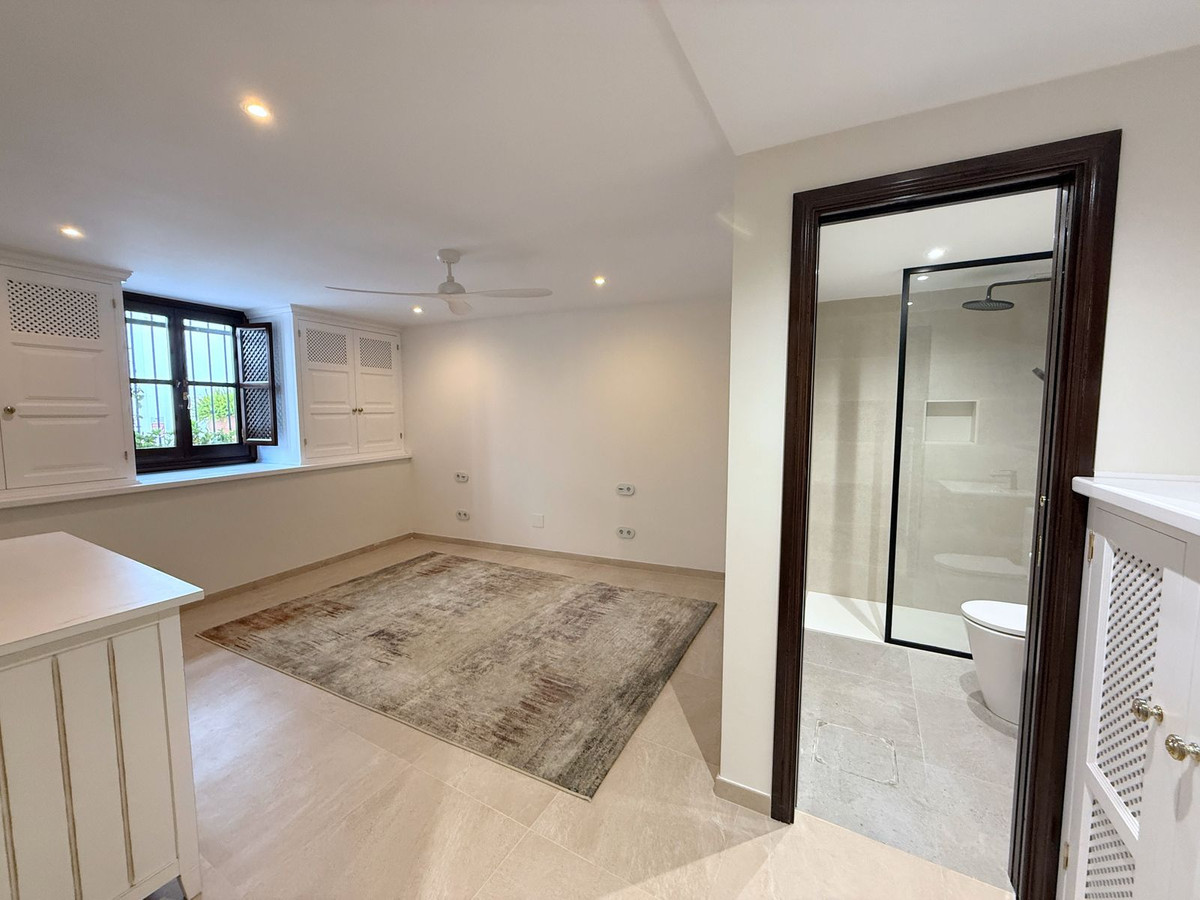 4 Bed, 4 Bath, HouseFor Sale, Marbella, Malaga