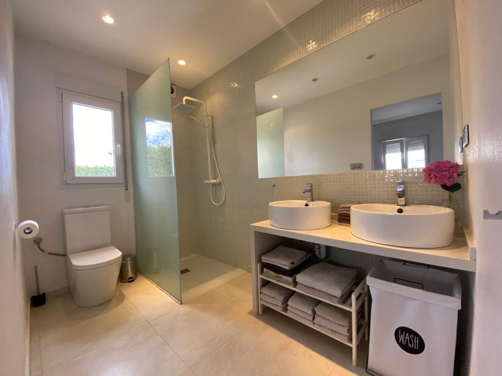 5 Bed, 3 Bath, HouseFor Sale, La Nucia, Alicante