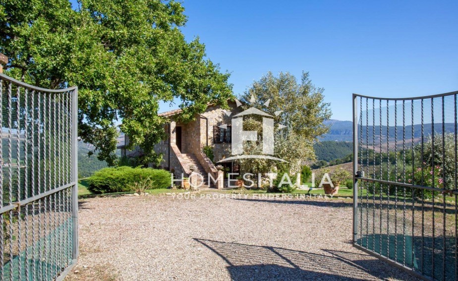 4 Bed, 4 Bath, HouseFor Sale, San Casciano dei Bagni, Siena, Tuscany