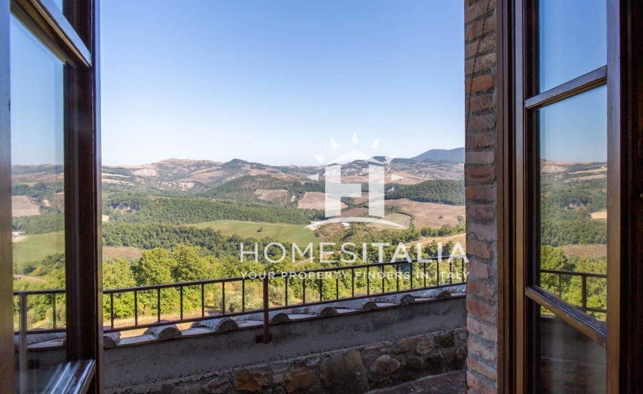 4 Bed, 4 Bath, HouseFor Sale, San Casciano dei Bagni, Siena, Tuscany