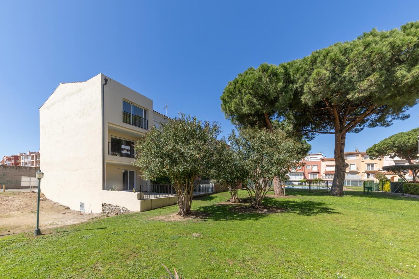 3 Bed, 2 Bath, HouseFor Sale, Empuriabrava, Girona, 17487