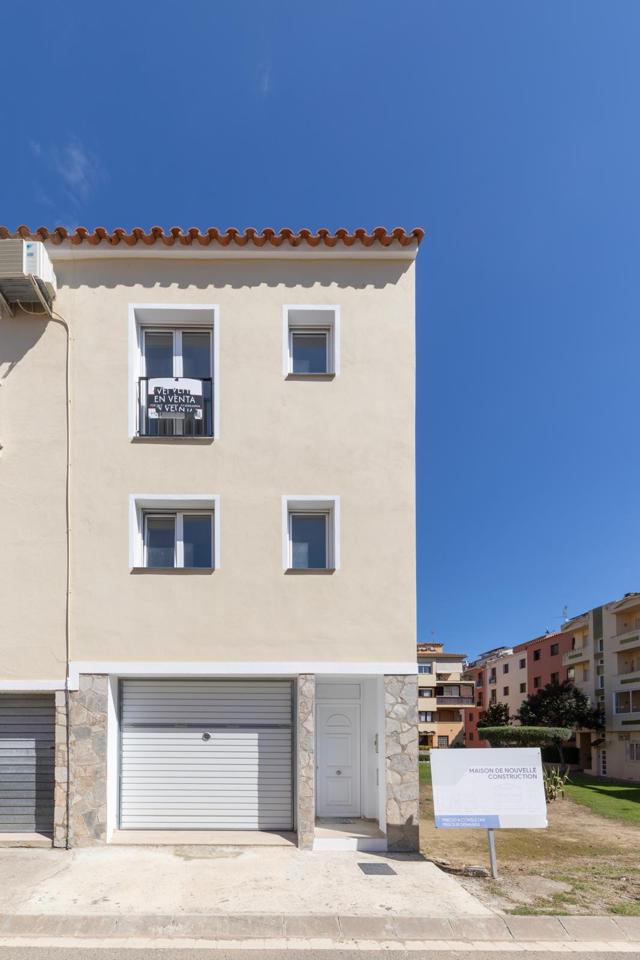 3 Bed, 2 Bath, HouseFor Sale, Empuriabrava, Girona, 17487