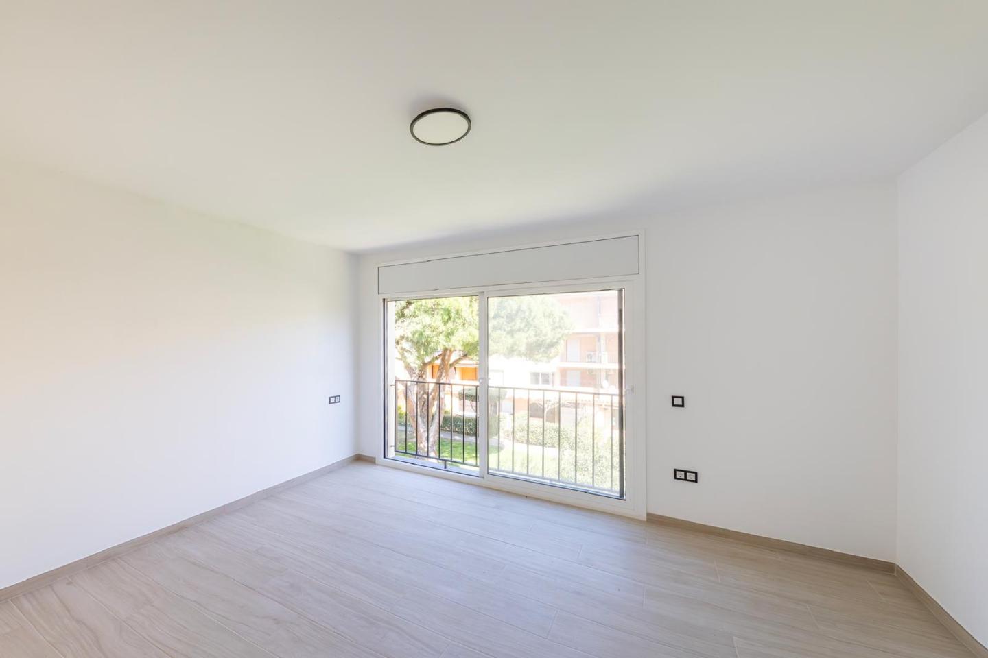 3 Bed, 2 Bath, HouseFor Sale, Empuriabrava, Girona, 17487