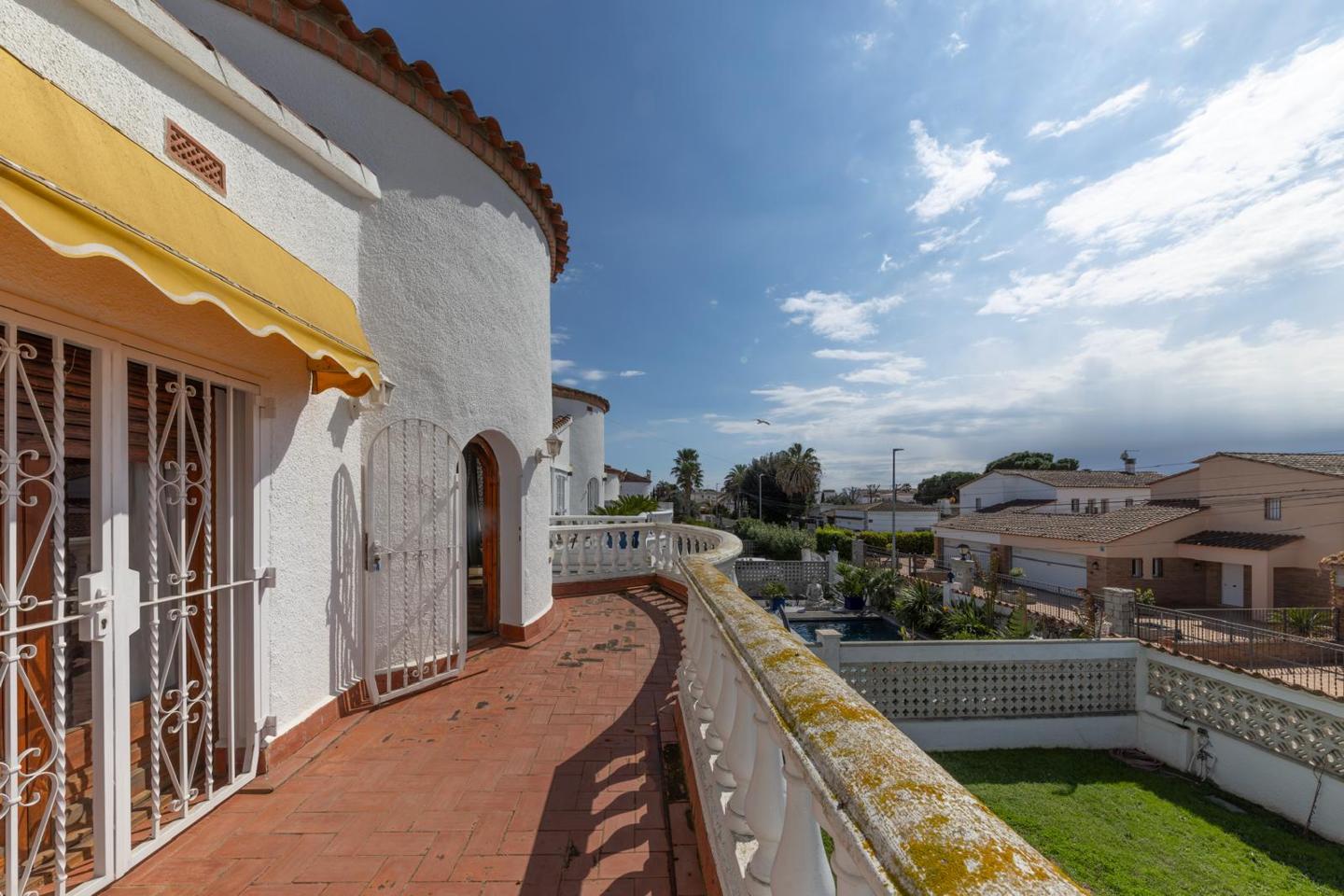 5 Bed, 2 Bath, HouseFor Sale, Empuriabrava, Girona, 17487