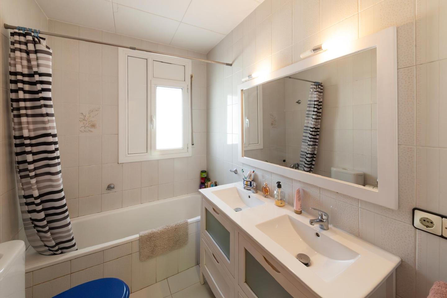 5 Bed, 2 Bath, HouseFor Sale, Empuriabrava, Girona, 17487