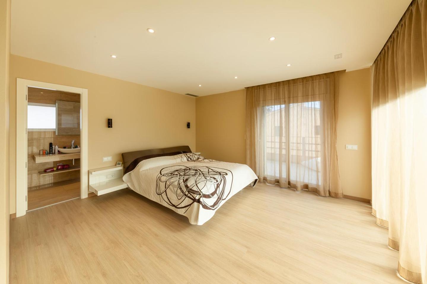 5 Bed, 5 Bath, HouseFor Sale, Empuriabrava, Girona, 17487 5 Bed, 5 Bath, HouseFor Sale, Empuriabrava, Girona, 17487