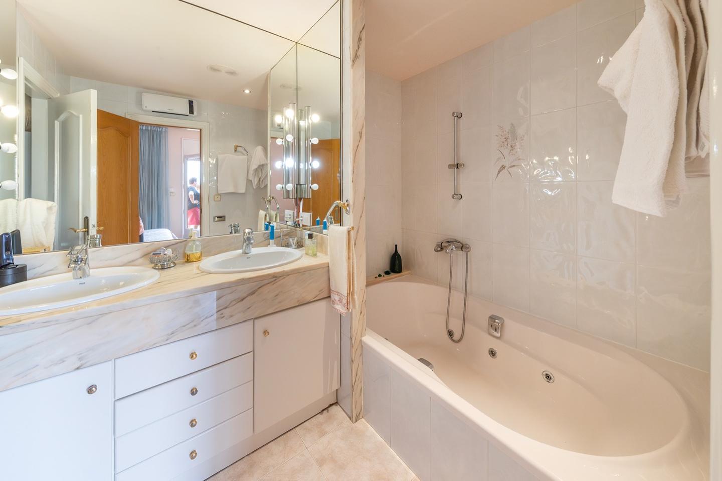 4 Bed, 3 Bath, HouseFor Sale, Roses, Girona, 17480 4 Bed, 3 Bath, HouseFor Sale, Roses, Girona, 17480