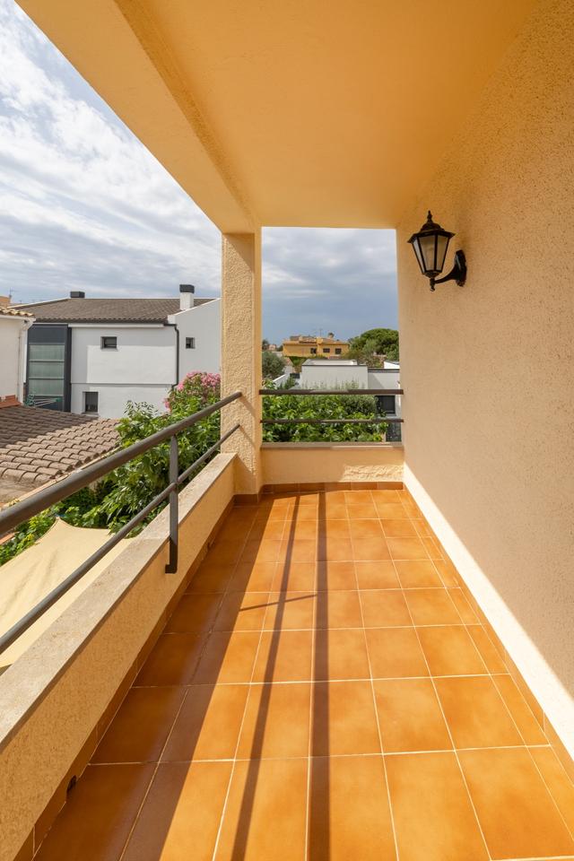 4 Bed, 3 Bath, HouseFor Sale, Roses, Girona, 17480 4 Bed, 3 Bath, HouseFor Sale, Roses, Girona, 17480
