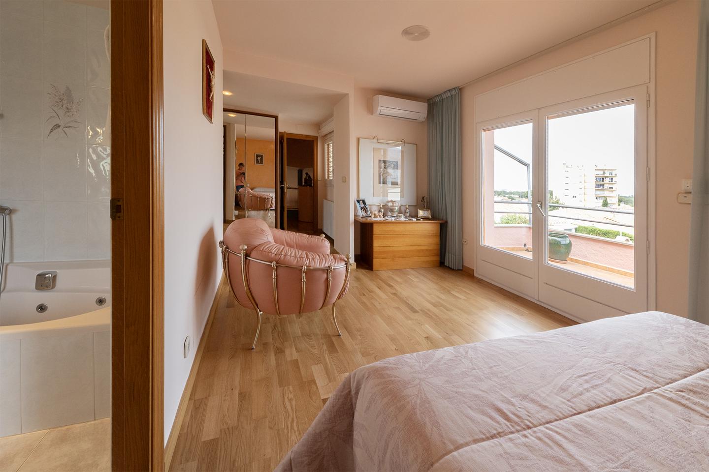 4 Bed, 3 Bath, HouseFor Sale, Roses, Girona, 17480 4 Bed, 3 Bath, HouseFor Sale, Roses, Girona, 17480