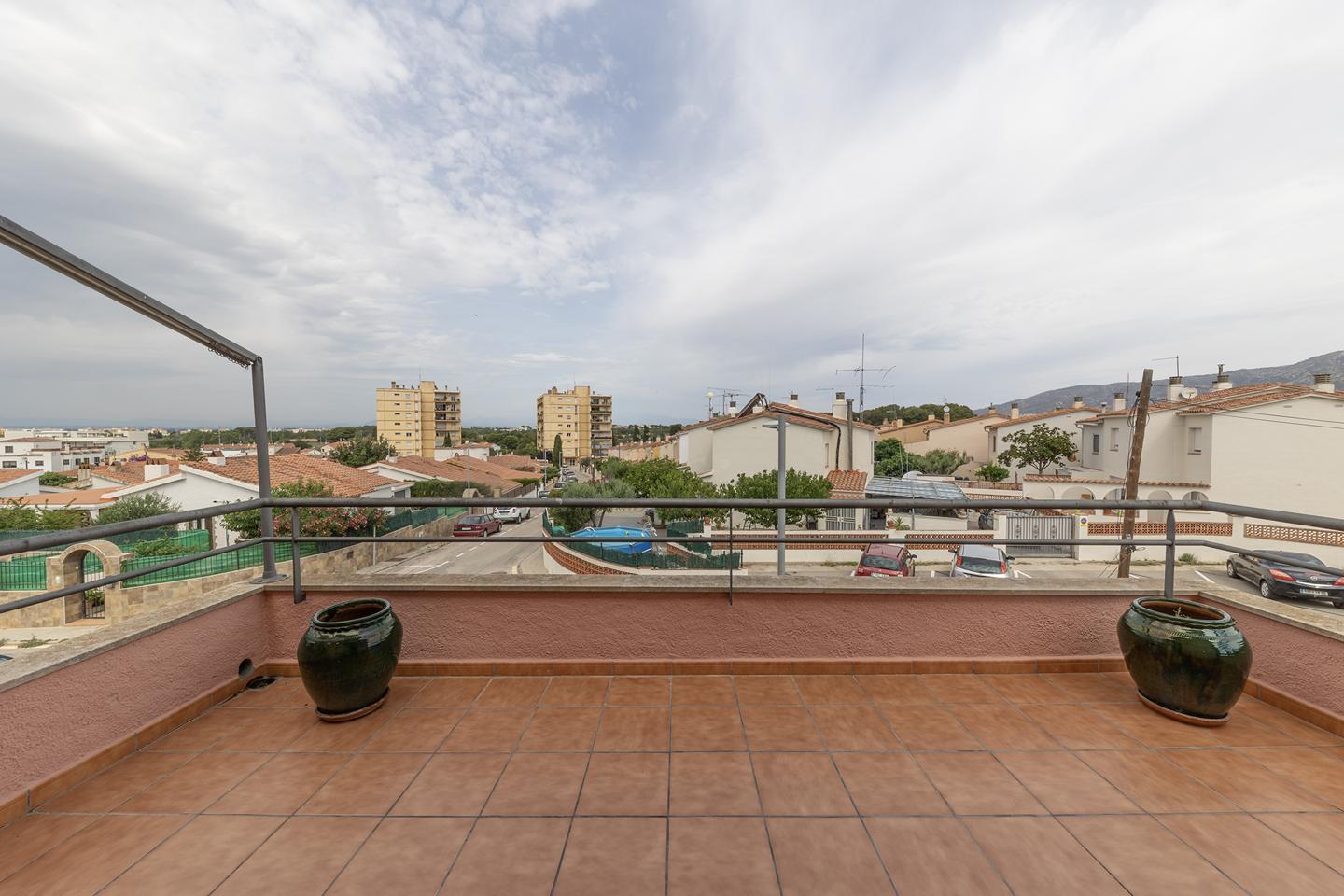 4 Bed, 3 Bath, HouseFor Sale, Roses, Girona, 17480 4 Bed, 3 Bath, HouseFor Sale, Roses, Girona, 17480