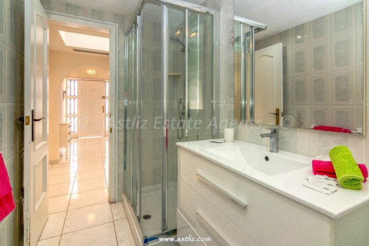 5 Bed, 4 Bath, HouseFor Sale, Callao Salvaje, Callao Salvaje