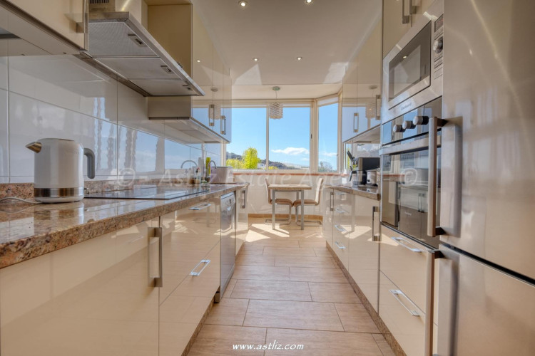 3 Bed, 2 Bath, ApartmentFor Sale, Urb Playa de la Arena, Playa De La Arena