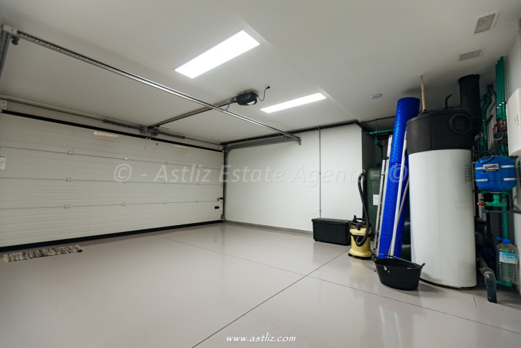 4 Bed, 4 Bath, HouseFor Sale, Callao Salvaje, Callao Salvaje