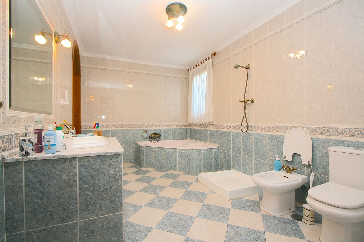 8 Bed, 5 Bath, HouseFor Sale, Alhaurin el Grande, Malaga