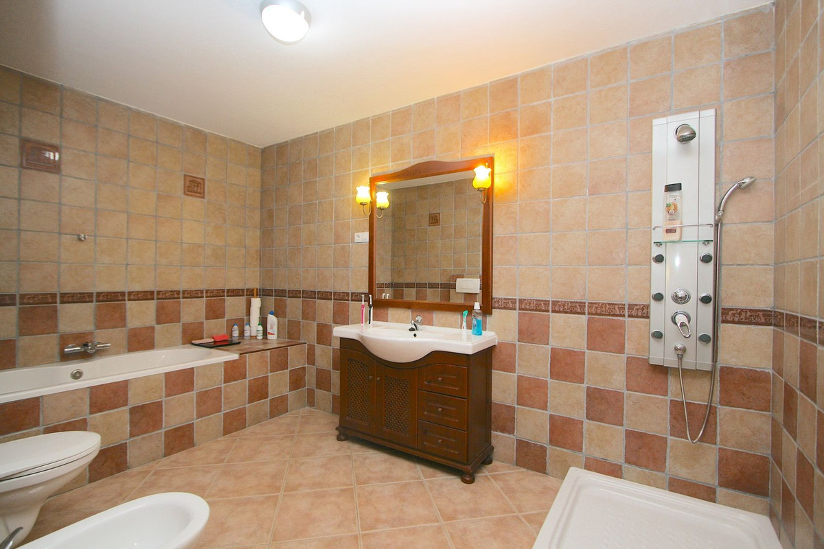 8 Bed, 5 Bath, HouseFor Sale, Alhaurin el Grande, Malaga