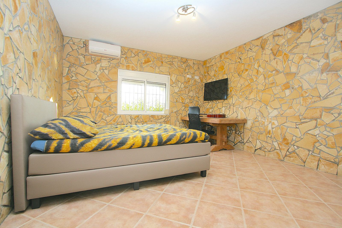 8 Bed, 5 Bath, HouseFor Sale, Alhaurin el Grande, Malaga