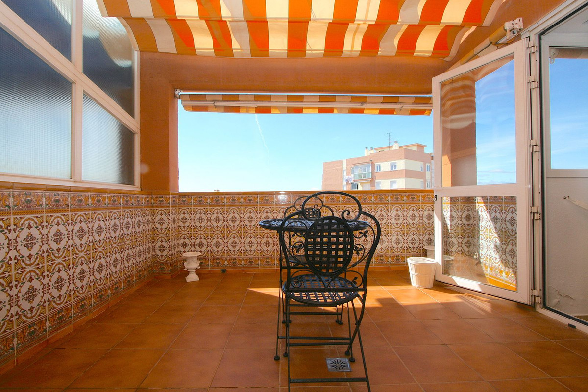 4 Bed, 2 Bath, ApartmentFor Sale, Fuengirola, Malaga