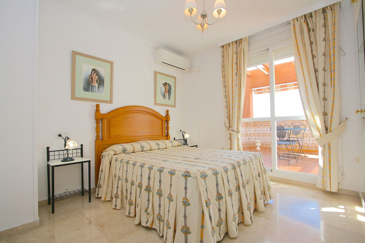 4 Bed, 2 Bath, ApartmentFor Sale, Fuengirola, Malaga