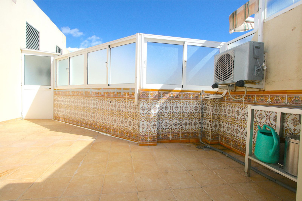 4 Bed, 2 Bath, ApartmentFor Sale, Fuengirola, Malaga