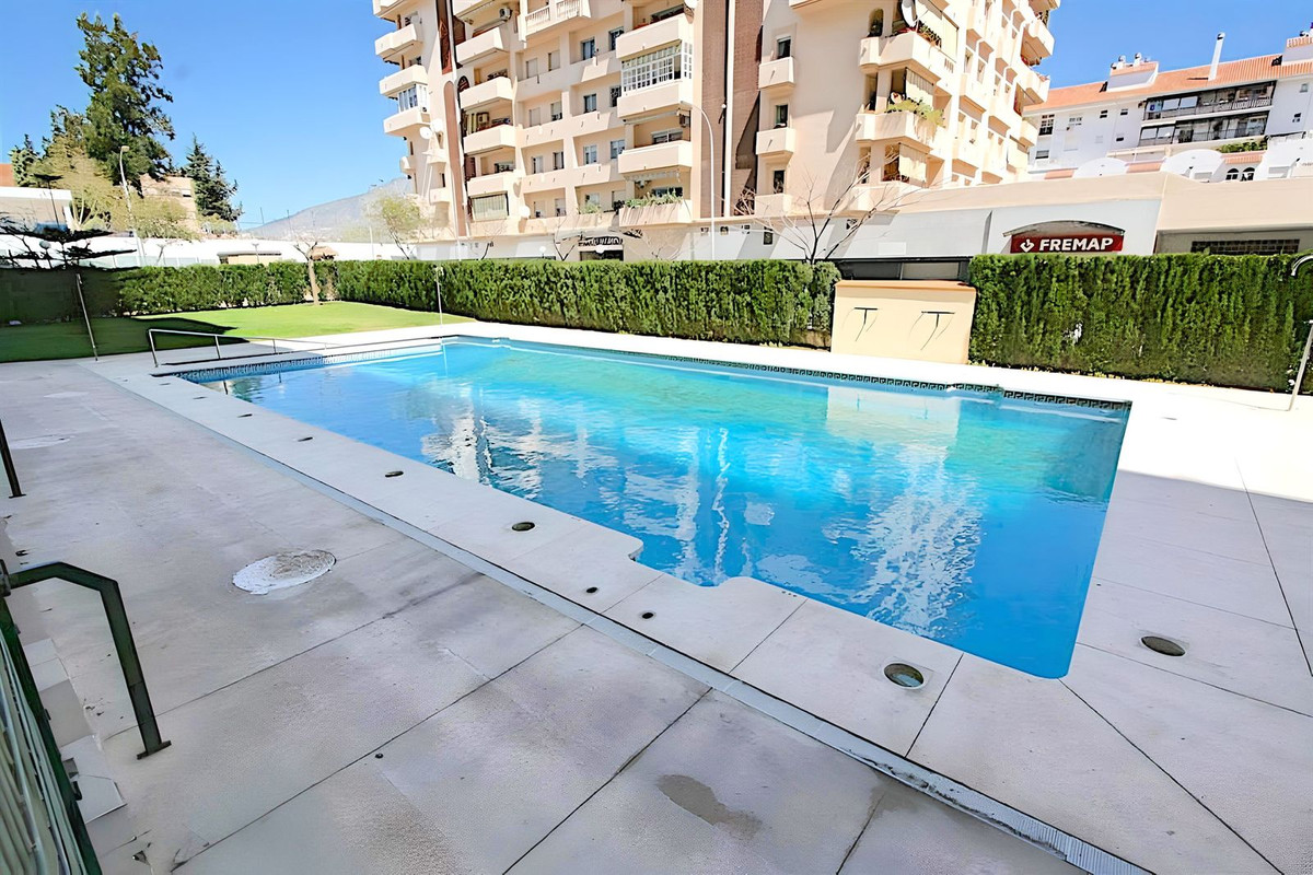 4 Bed, 2 Bath, ApartmentFor Sale, Fuengirola, Malaga