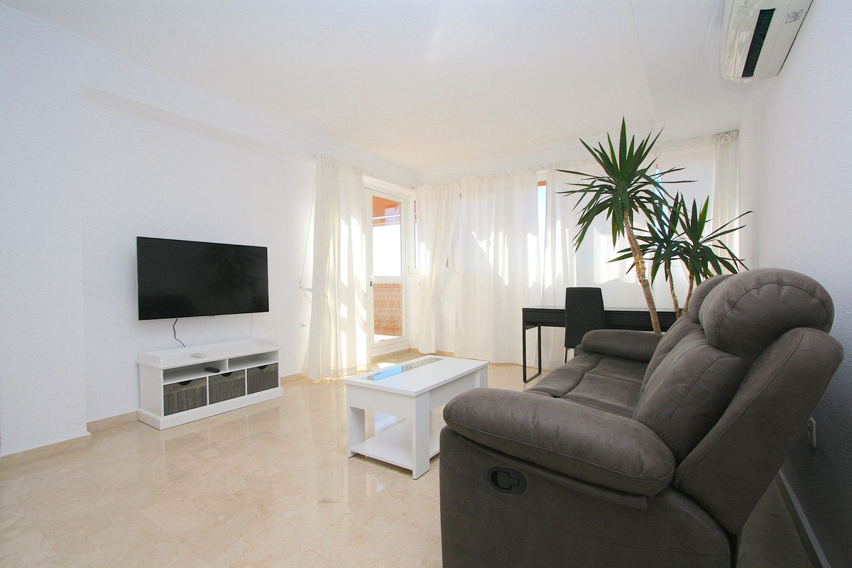 4 Bed, 2 Bath, ApartmentFor Sale, Fuengirola, Malaga