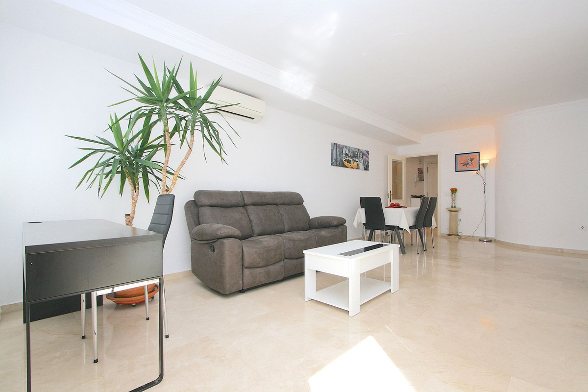 4 Bed, 2 Bath, ApartmentFor Sale, Fuengirola, Malaga