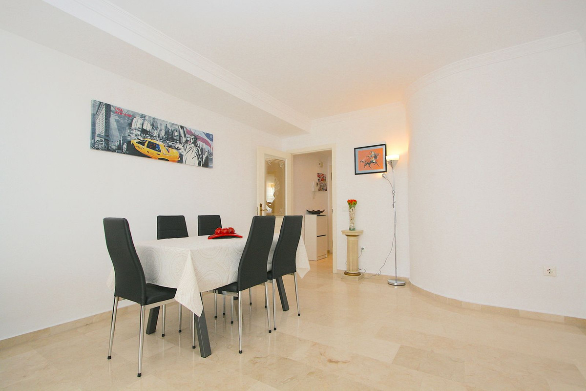 4 Bed, 2 Bath, ApartmentFor Sale, Fuengirola, Malaga