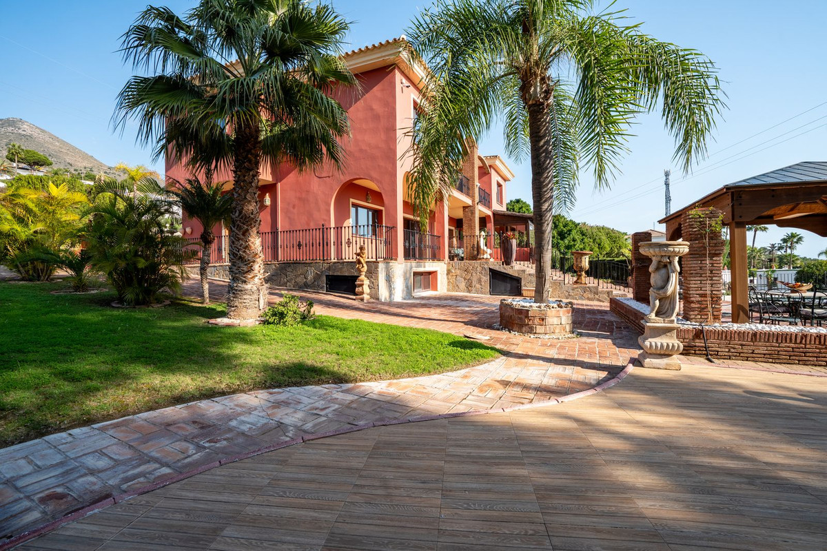 7 Bed, 6 Bath, HouseFor Sale, Benalmadena Costa, Malaga