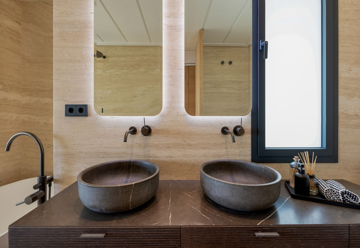 3 Bed, 3 Bath, HouseFor Sale, Estepona, Malaga