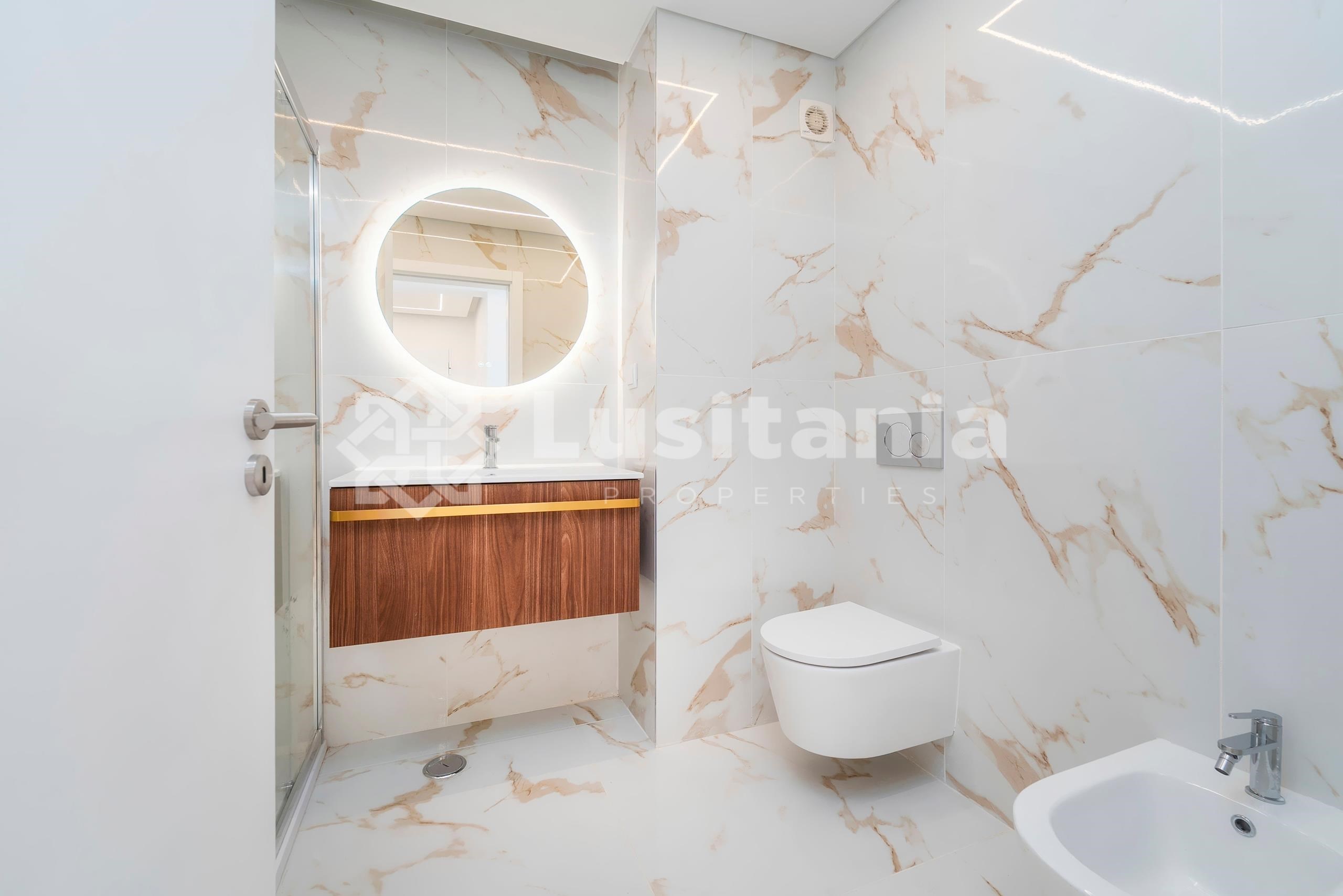 2 Bed, 2 Bath, ApartmentFor Sale, Quarteira, Loulé, Faro, 8125-159