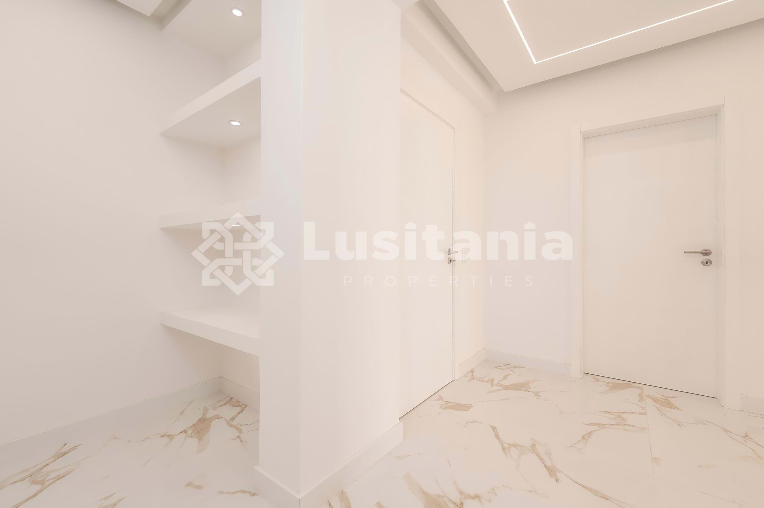 2 Bed, 2 Bath, ApartmentFor Sale, Quarteira, Loulé, Faro, 8125-159