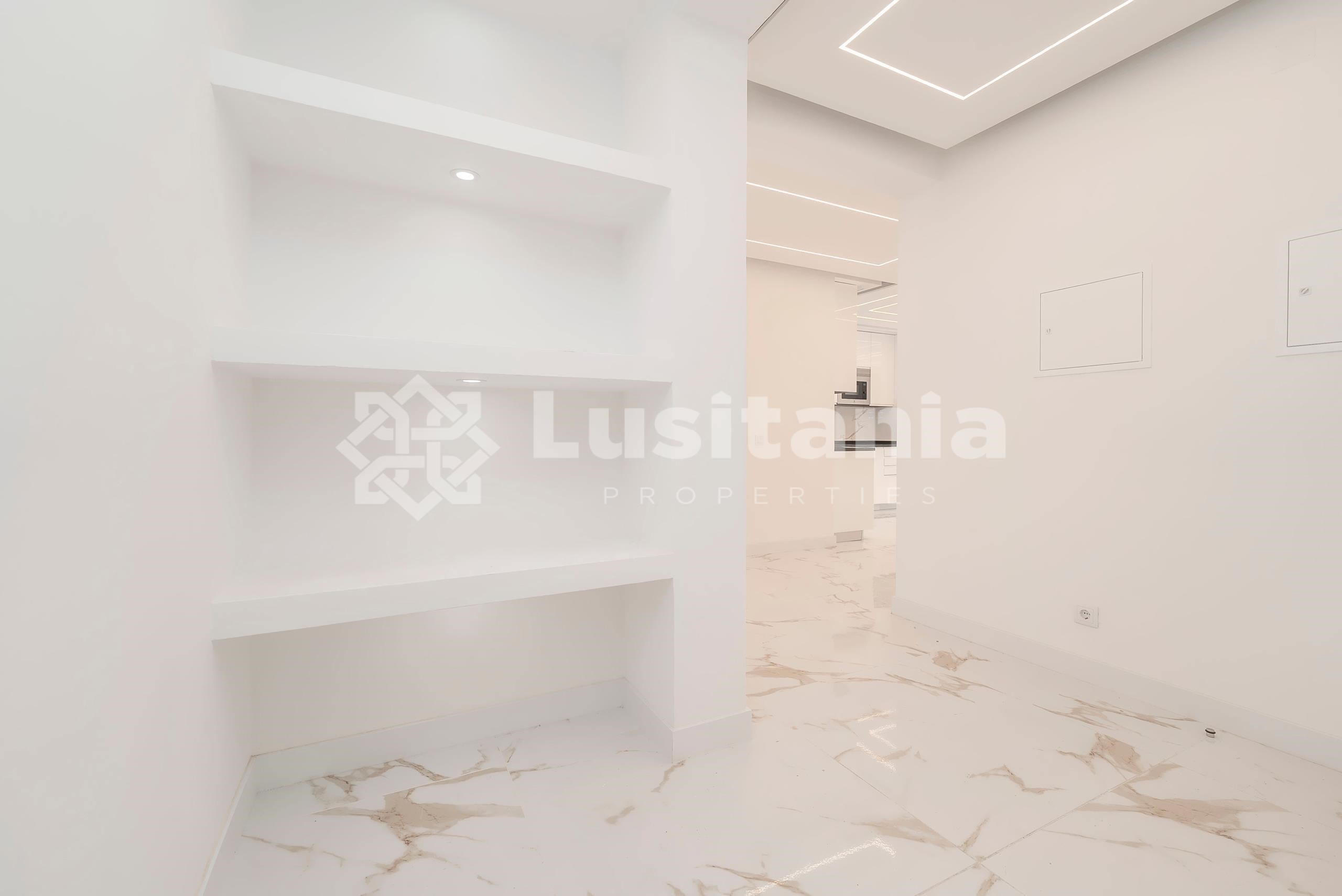2 Bed, 2 Bath, ApartmentFor Sale, Quarteira, Loulé, Faro, 8125-159