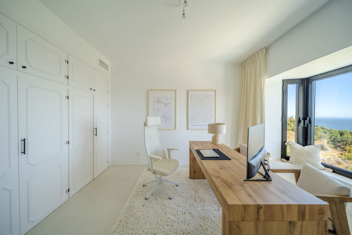 5 Bed, 5 Bath, HouseFor Sale, Benalmadena Costa, Malaga