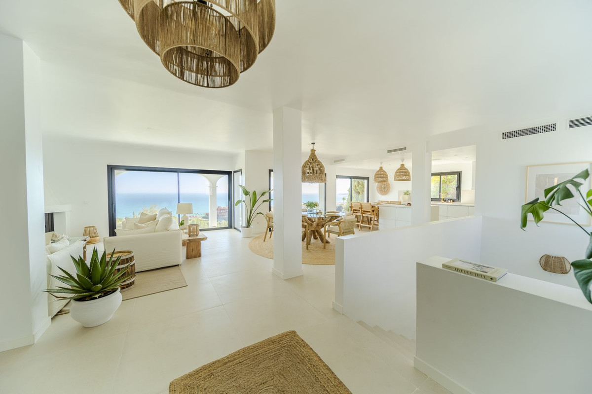 5 Bed, 5 Bath, HouseFor Sale, Benalmadena Costa, Malaga