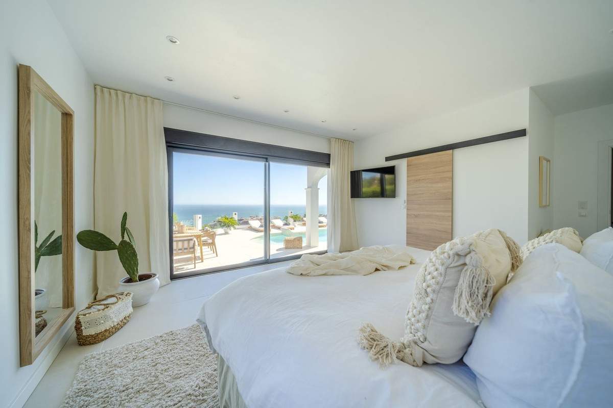 5 Bed, 5 Bath, HouseFor Sale, Benalmadena Costa, Malaga