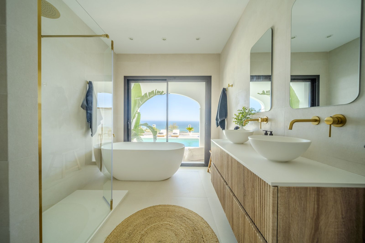 5 Bed, 5 Bath, HouseFor Sale, Benalmadena Costa, Malaga