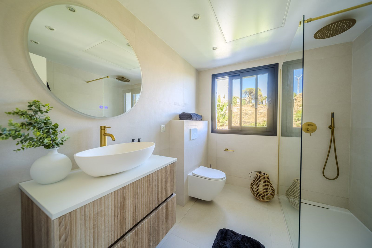 5 Bed, 5 Bath, HouseFor Sale, Benalmadena Costa, Malaga